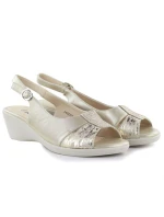 Dámské sandály na platformě zlaté eVento model 21906718