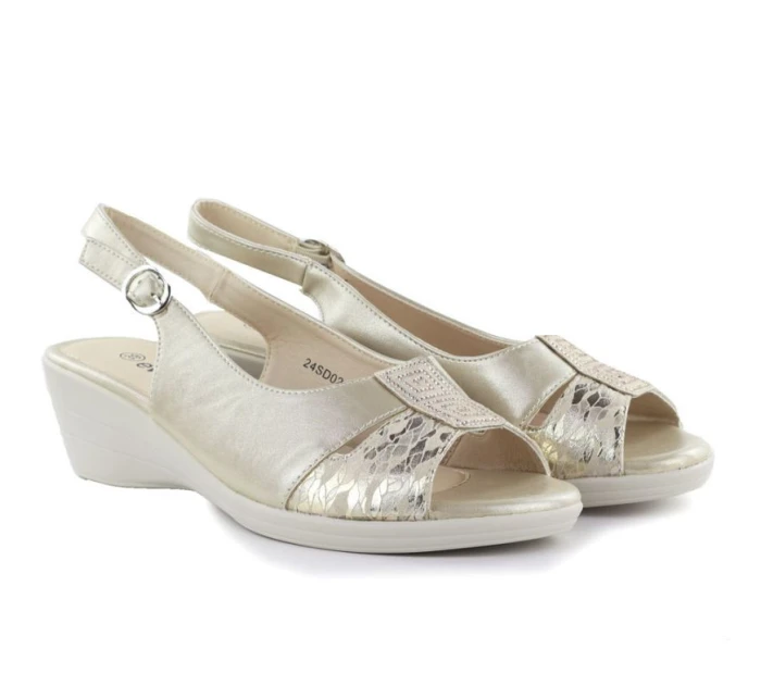 Dámské sandály na platformě zlaté eVento model 21906718