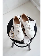 Kožené dámské tenisky na platformě s přezkou Vinceza 39973 Bílé Kožené dámské tenisky na platformě s přezkou Vinceza 39973 Bílé