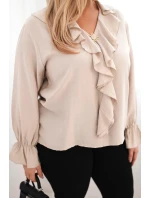 Dámská viskózová blůza Plus Size s volánem a ozdobnou broží béžová Dámská viskózová blůza Plus Size s volánem a ozdobnou broží béžová