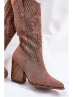 Dámské perforované kozačky ve stylu kovbojek na sloupkovém podpatku S.Barski – hnědé, eko kůže Dámské perforované kozačky ve stylu kovbojek na sloupkovém podpatku S.Barski – hnědé, eko kůže
