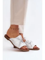 Kožené dámské žabky model 21646105 stříbrné - Zazoo Kožené dámské žabky model 21646105 stříbrné - Zazoo