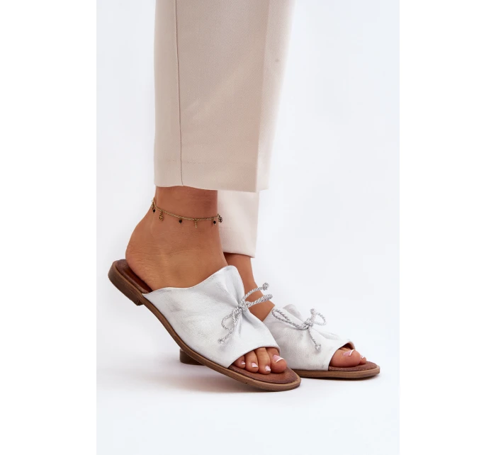 Kožené dámské žabky model 21646105 stříbrné - Zazoo Kožené dámské žabky model 21646105 stříbrné - Zazoo