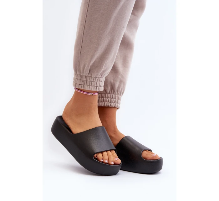 Dámské žabky na tlusté podrážce černé Oreithano