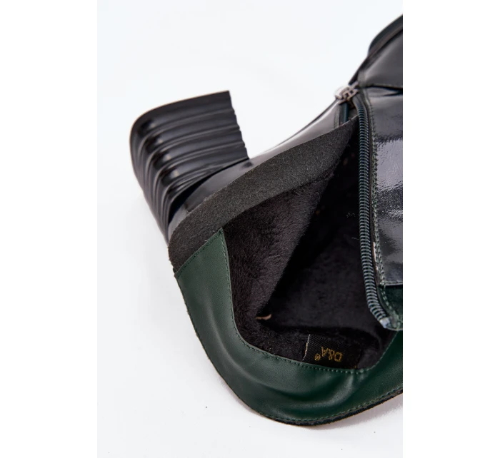 Lakované kožené dámské botky na sloupku D&A – tmavě zelené