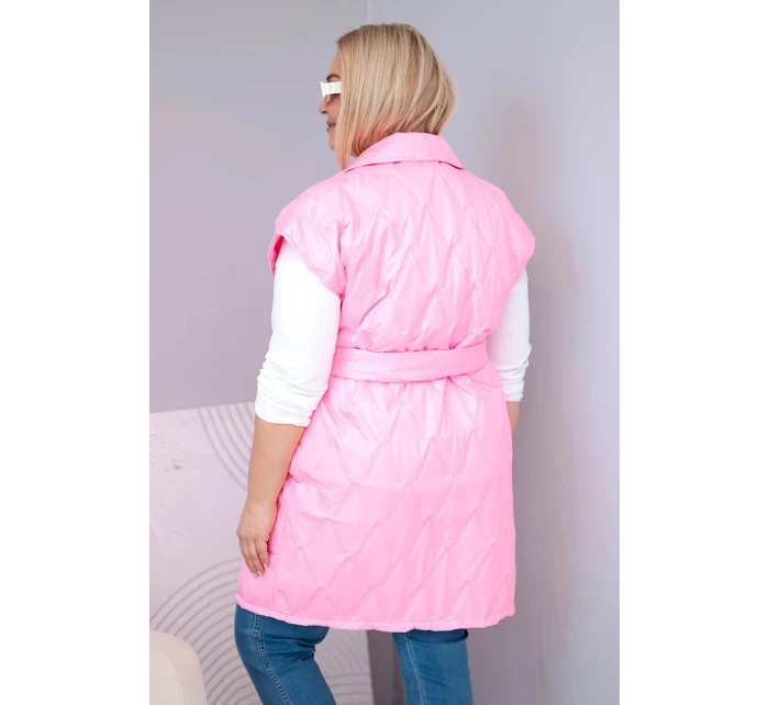 Dámská vesta Plus Size prošívaná s páskem a límcem světle růžová