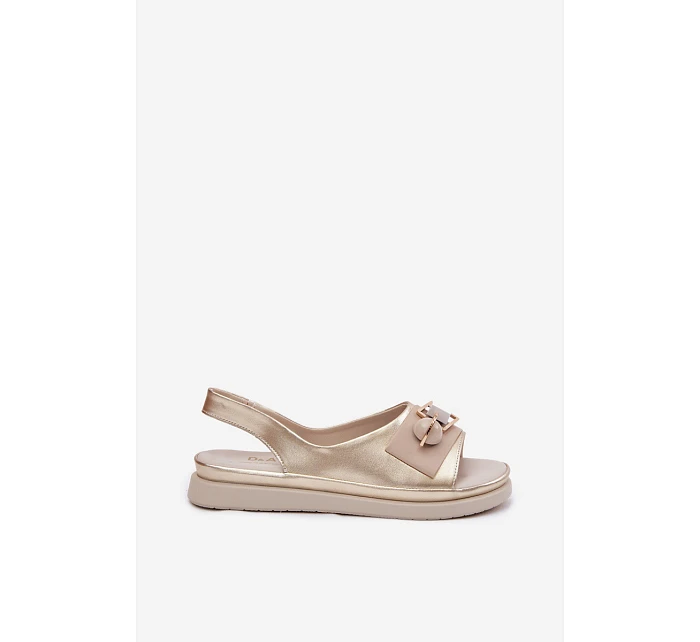 Kožené dámské sandály s ozdobou D&A GR61-5932 Zlaté Kožené dámské sandály s ozdobou D&A GR61-5932 Zlaté