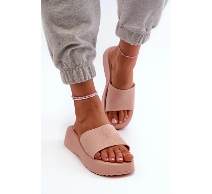 Dámské sandály na platformě a klínu růžové model 21666117 - Boto Dámské sandály na platformě a klínu růžové model 21666117 - Boto