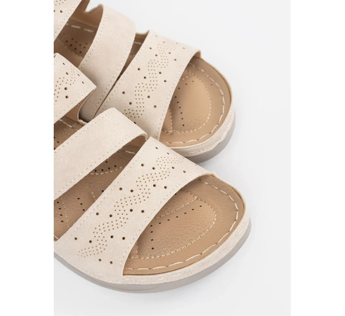 Módní dámské  nazouváky Jasnobeżowy na klínku