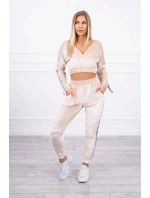 Velurová souprava s nápisem Queen beige Velurová souprava s nápisem Queen beige