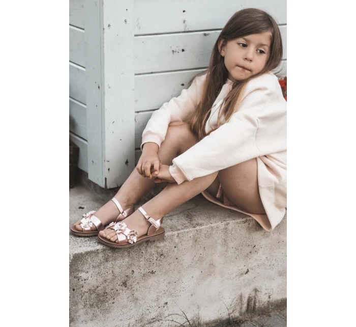 Dětské sandálky zdobené květy s suchým zipem růžové Fagossa
