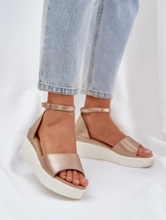 Lehké Sandály Na Platformě A Jemném Klínu Zlaté Gillifia