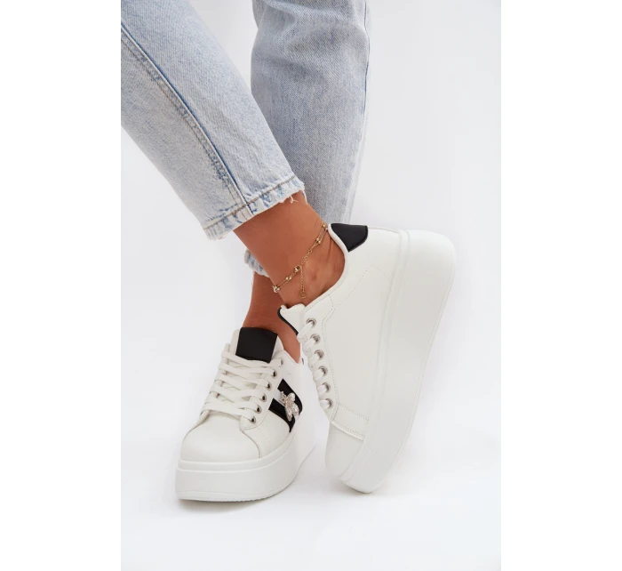 Dámské tenisky na platformě s bílým přívěskem Palvessa Dámské tenisky na platformě s bílým přívěskem Palvessa