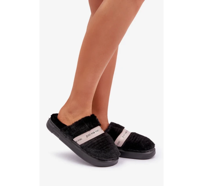 Futrzane Pantofle s ozdobným páskem černé Savalithea