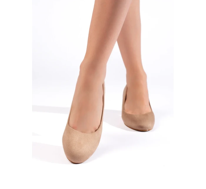 Praktické hnědé dámské lodičky na širokém podpatku Praktické hnědé dámské lodičky na širokém podpatku