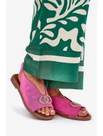 Dámské Sandály S Dekorací Na Plochém Podpatku Eko Sametové Růžové model 21685735 - Boto