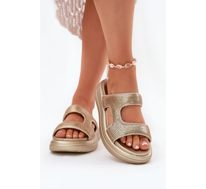 Zdobené Dámské Sandály Na Platformě Zlaté model 21699277 - Boto Zdobené Dámské Sandály Na Platformě Zlaté model 21699277 - Boto
