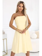 rozšířené midi šaty s páskem pastelově žluté model 22017316 - numoco rozšířené midi šaty s páskem pastelově žluté model 22017316 - numoco
