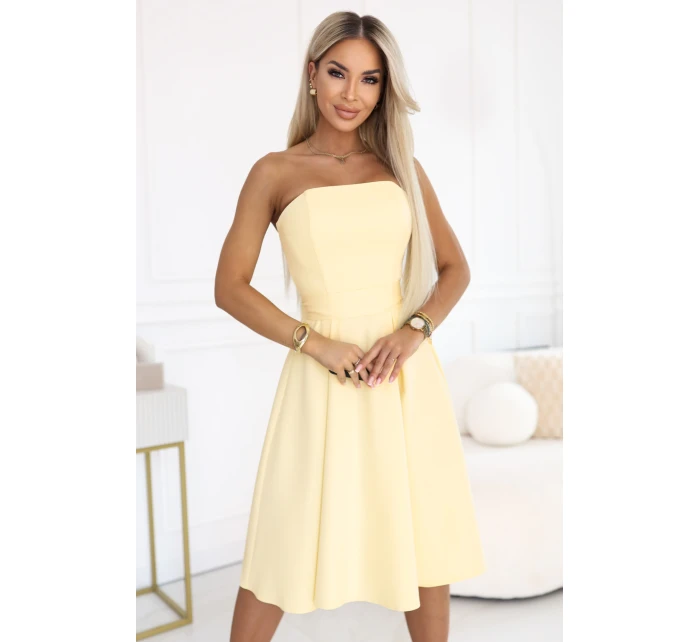 rozšířené midi šaty s páskem pastelově žluté model 22017316 - numoco rozšířené midi šaty s páskem pastelově žluté model 22017316 - numoco