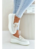 Kožené Dámské Mokasíny Na Platformě Se Zlatou Ozdobou Vinceza Světle Béžové Kožené Dámské Mokasíny Na Platformě Se Zlatou Ozdobou Vinceza Světle Béžové