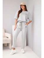 Dámská viskózová souprava máslová s krátkým rukávem a kalhotami s ohrnutým zakončením šedá Dámská viskózová souprava máslová s krátkým rukávem a kalhotami s ohrnutým zakončením šedá