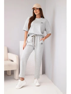 Dámská viskózová souprava máslová s krátkým rukávem a kalhotami s ohrnutým zakončením šedá