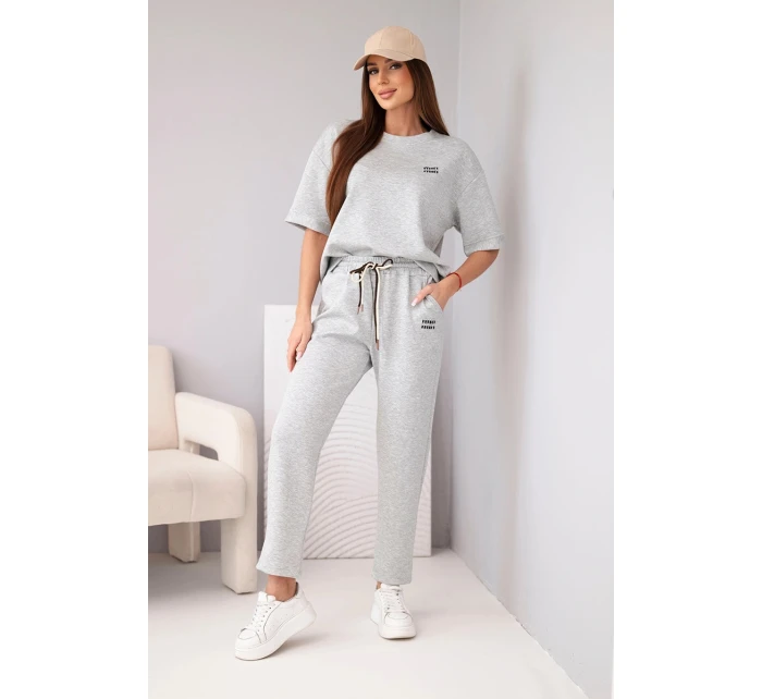 Dámská viskózová souprava máslová s krátkým rukávem a kalhotami s ohrnutým model 21998398 šedá - K-Fashion