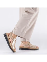 Dámské zlaté sandály na klínku model 22097425 - Rieker Dámské zlaté sandály na klínku model 22097425 - Rieker