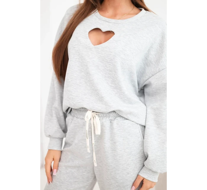 Dámský komplet máslo s výřezem ve tvaru srdce šedý