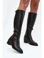 Dámské zimní kozačky s podpatkem a přezkou model 21712590 Černé - VINCEZA