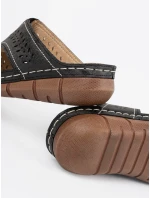 Luxusní dámské nazouváky černé na klínku Luxusní dámské nazouváky černé na klínku