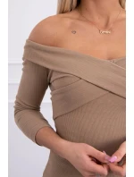 Přiléhavé šaty s výstřihem do V camel Přiléhavé šaty s výstřihem do V camel