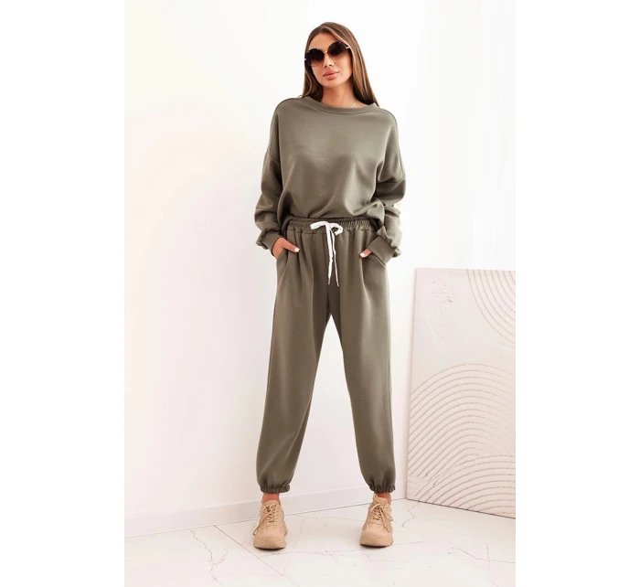 Komplet dámský máslový s volnou mikinou a kalhotami s nápisem LOVE khaki Komplet dámský máslový s volnou mikinou a kalhotami s nápisem LOVE khaki