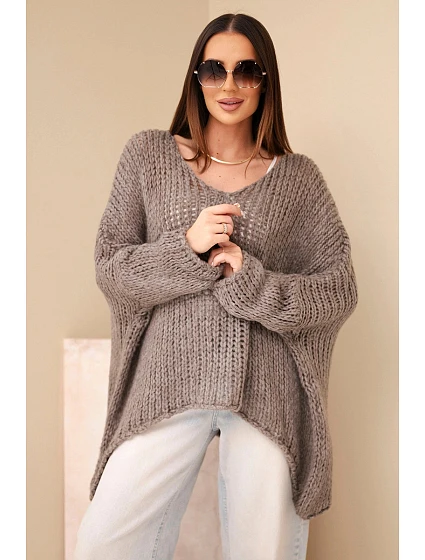 Dámský svetr oversized s výstřihem do V a delším zadním dílem model 22293712 fango - K-Fashion Dámský svetr oversized s výstřihem do V a delším zadním dílem model 22293712 fango - K-Fashion