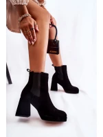 Semišové boty na masivním podpatku Laura Messi 2519 Černá