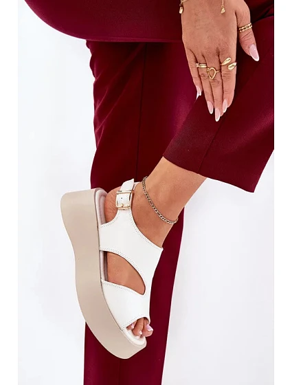 Dámské sandály na platformě Ecru s béžovou shoes model 21156721 - Inez Dámské sandály na platformě Ecru s béžovou shoes model 21156721 - Inez