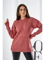 Svetr model 18970331 přes hlavu s módní vazbou tmavě růžová - K-Fashion Svetr model 18970331 přes hlavu s módní vazbou tmavě růžová - K-Fashion