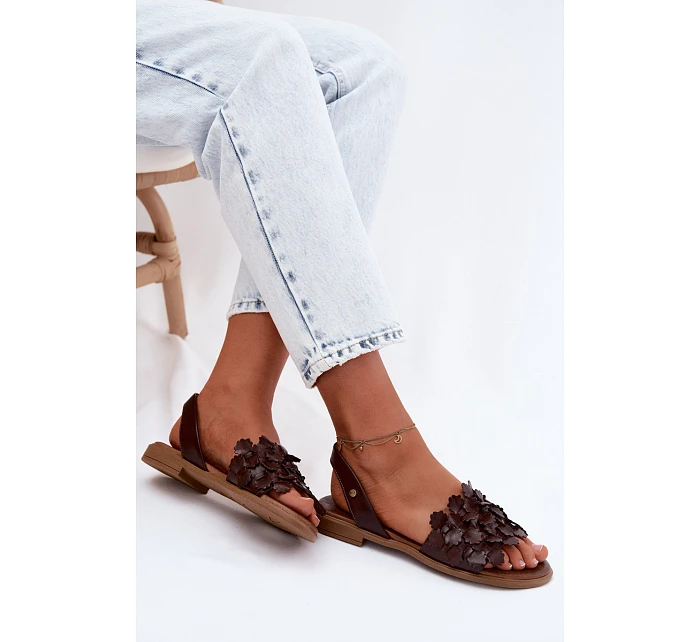 Kožené sandály na nízkém podpatku model 22122932 Čokoládové - Zazoo