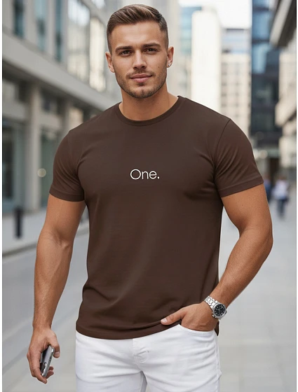 Tshirt męski z nadrukiem bawełniany brązowy model 22214584 - FashionStreet Tshirt męski z nadrukiem bawełniany brązowy model 22214584 - FashionStreet