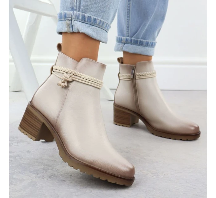 Dámské béžové zateplené boty na klínku Potocki Z25-SZ12690 Dámské béžové zateplené boty na klínku Potocki Z25-SZ12690