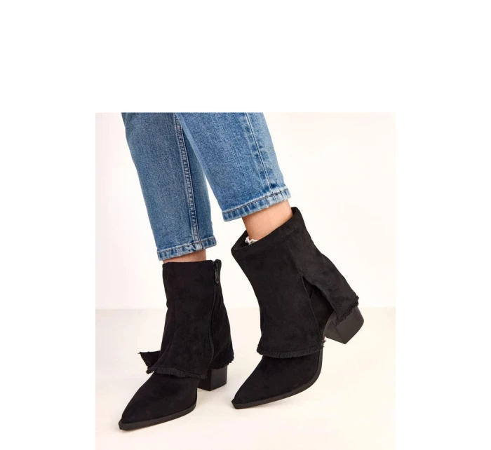 Boty na podpatku model 220268 Solea Boty na podpatku model 220268 Solea