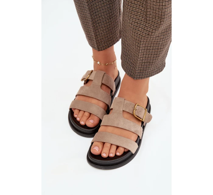 Dámské pantofle s pásky a zlatým přezkou béžové model 21919132 - Boto