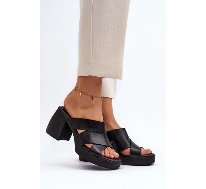 model 21647955 Kožené sandály na podpatku černé - Zazoo