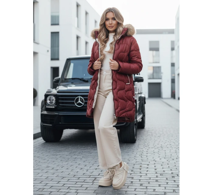 Dámská zimní bunda VIRELIA prošívaná bunda s kapucí bordó FashionStreet TY4935 Dámská zimní bunda VIRELIA prošívaná bunda s kapucí bordó FashionStreet TY4935