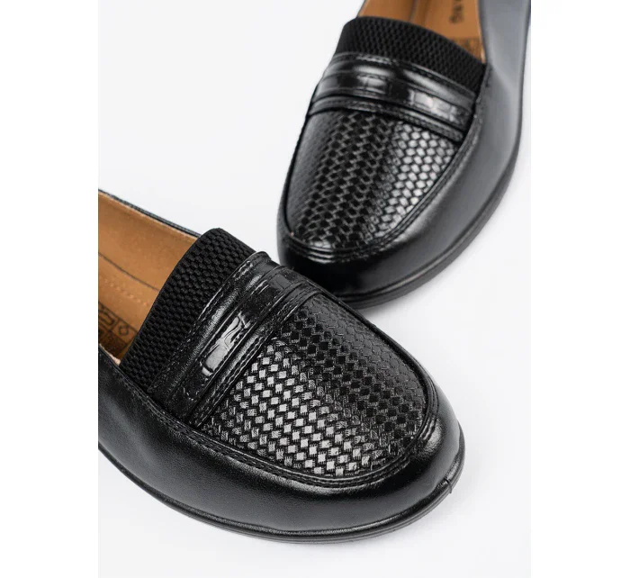 Klasické dámské  polobotky černé na klínku