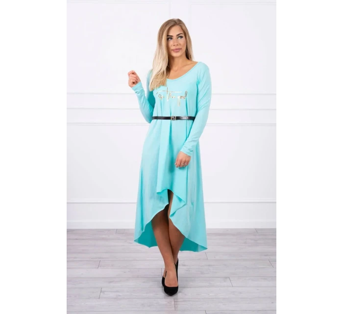 Šaty s ozdobným páskem a nápisem mint