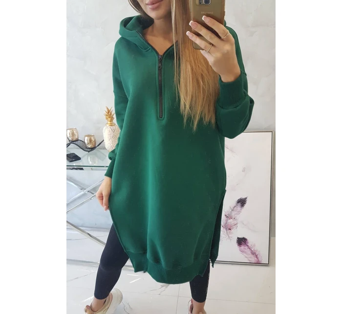 Zateplená mikina s bočními rozparky tmavě zelená Zateplená mikina s bočními rozparky tmavě zelená