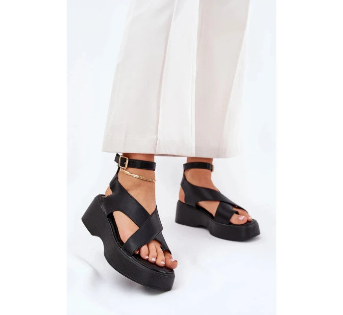 Dámské sandály na platformě Černá model 21321783 - Inello