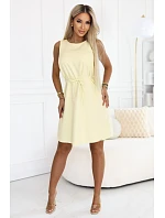 Trapézové šaty bez rukávů model 22260591 žluté - numoco