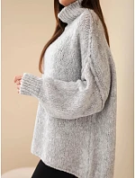 Dámský oversize svetr s příměsí model 22391388 rolákem a širokými rukávy šedý - K-Fashion Dámský oversize svetr s příměsí model 22391388 rolákem a širokými rukávy šedý - K-Fashion